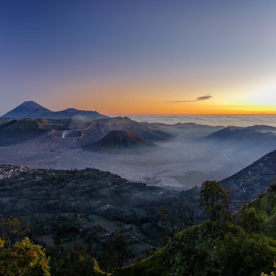 3-Day Mount Bromo and Mount Ijen Trekking Tour with Blue Flames