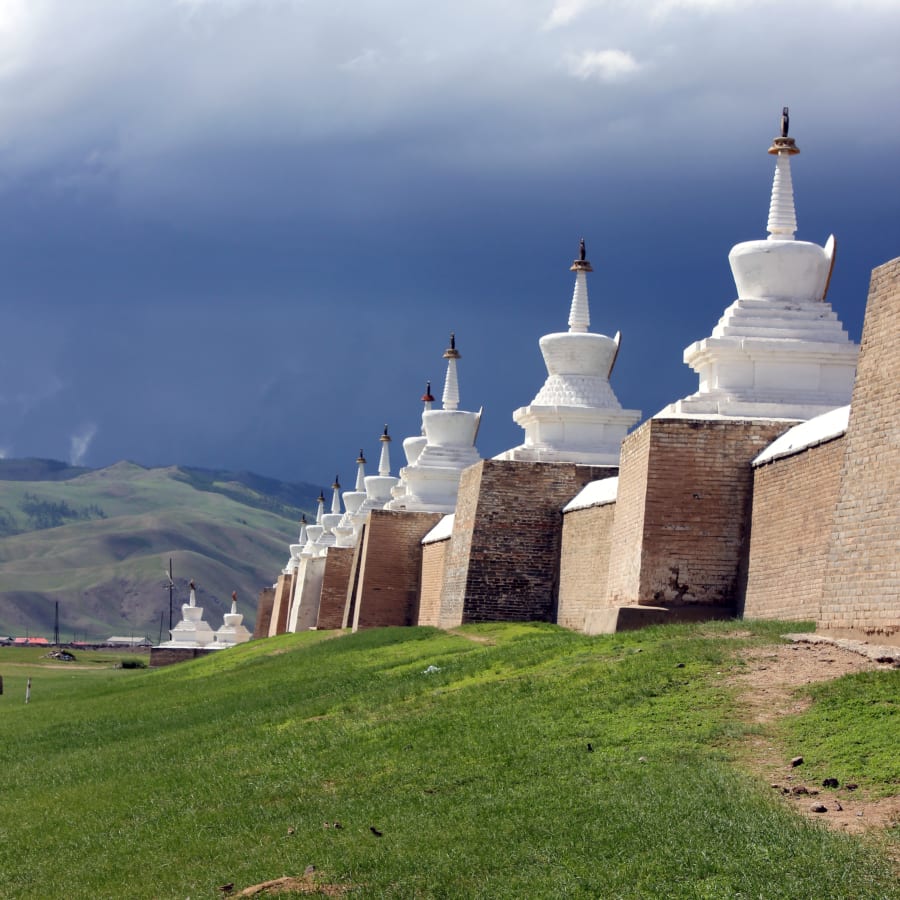 5-Day Mongolia National Parks Tour with Karakorum and Erdenezuu