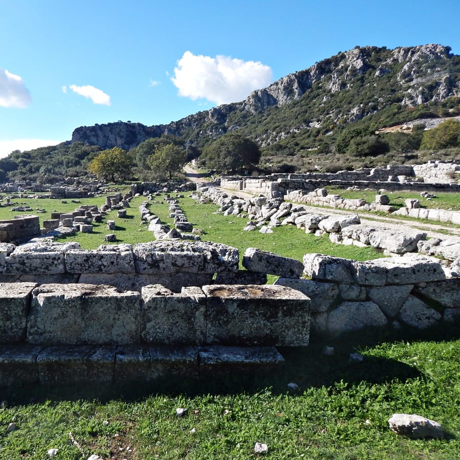10-Day Central Greece Slow Travel Tour from Igoumenitsa with Meteora