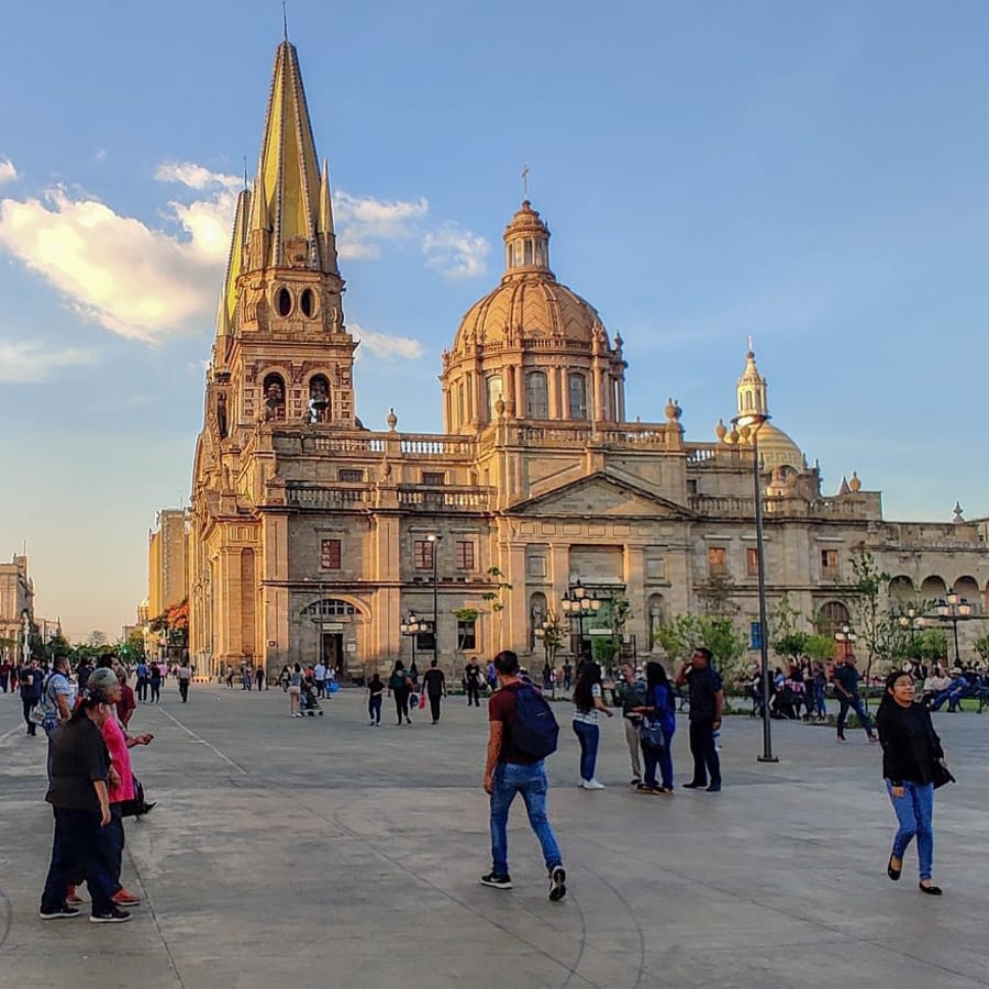 Full-Day Guadalajara and Tlaquepaque Tour with Cabañas and Plazas