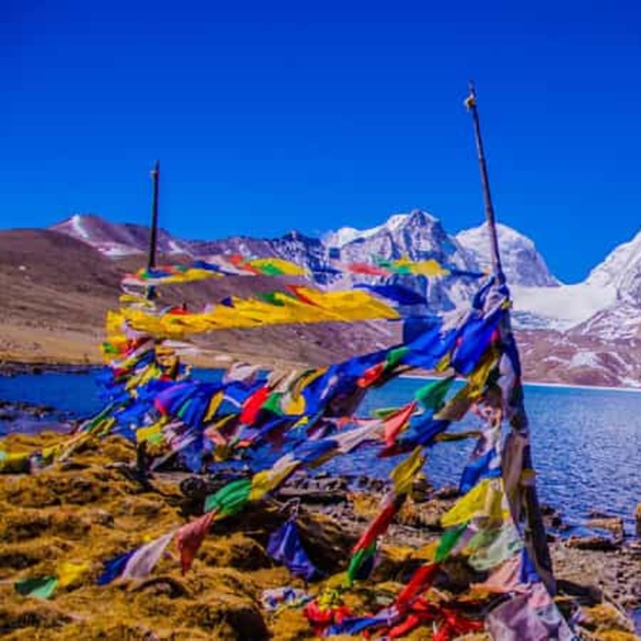 8-Day Sikkim and Darjeeling Tour with Tiger Hill and Tsomgo Lake