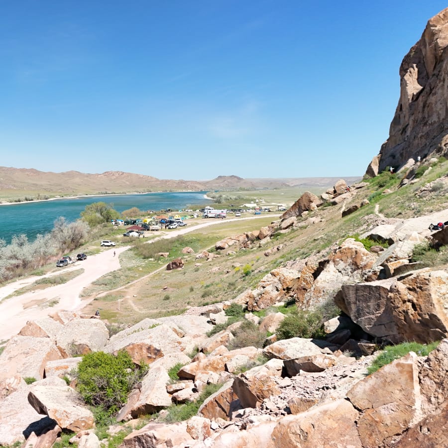2-Day Almaty Desert Adventure with Singing Dune and Ak-Tau