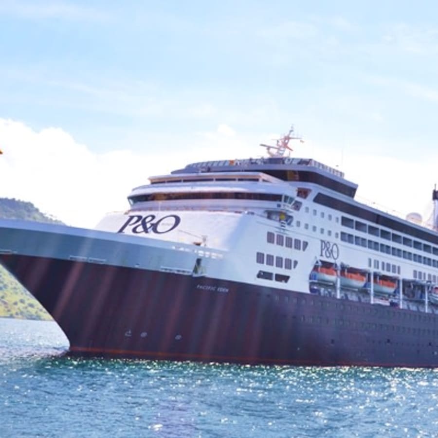 8-Hour Komodo Island Expedition with Pink Beach and Snorkelling