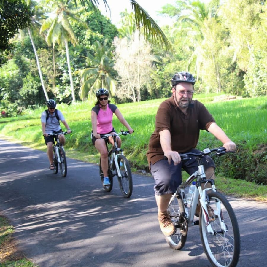 8-Hour Bali Photography and Cycling Tour through Rural Villages
