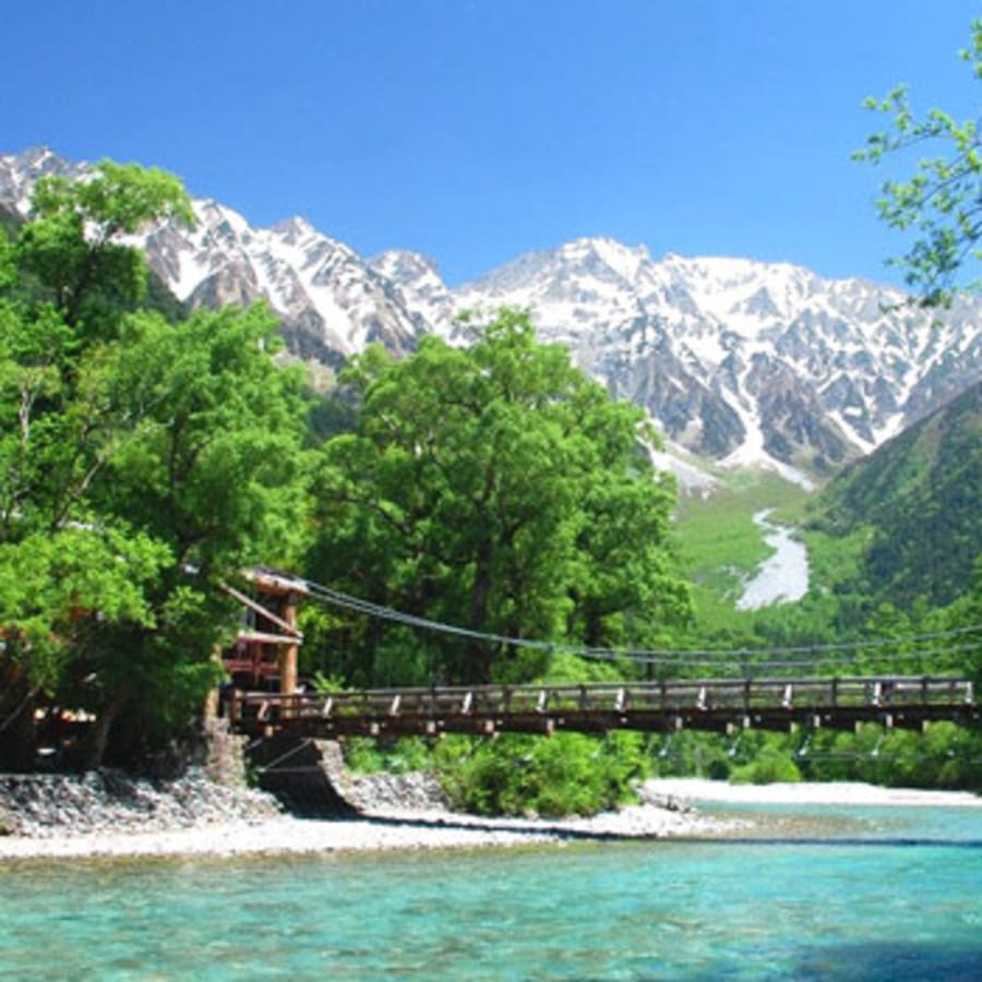 Full-Day Kamikochi and Matsumoto Castle Tour from Nagano