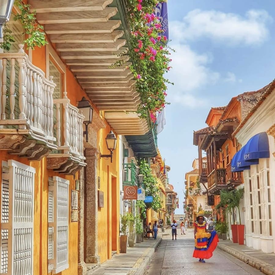 4-Day Cartagena Tour with Street Food, Bora-Bora and Aviary Visit