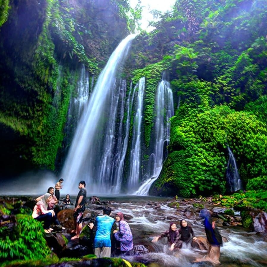 7-Hour Senaru Waterfalls Tour with Sasak Village Culture