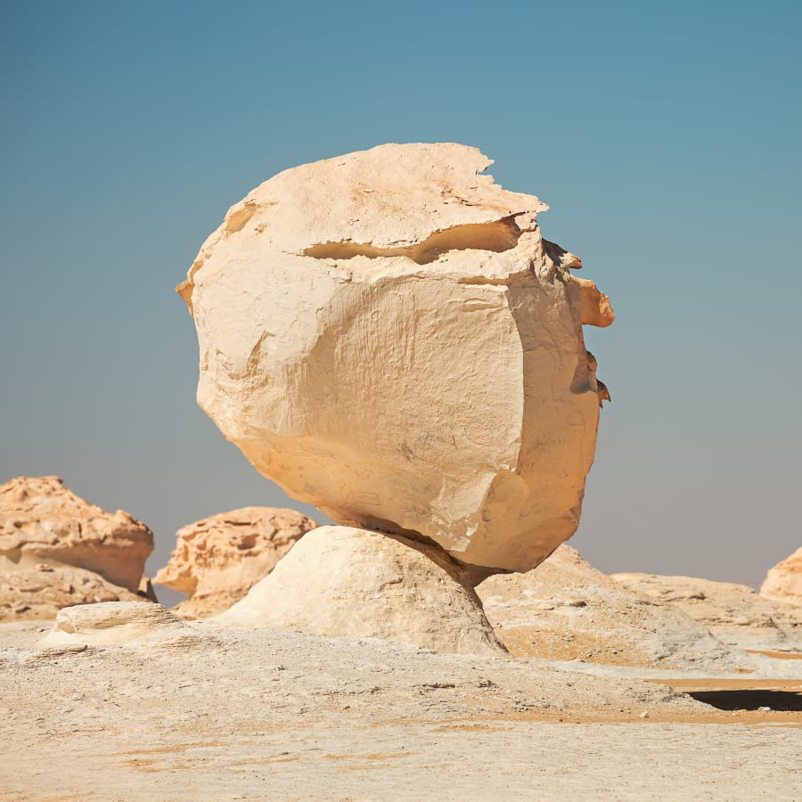 3-Day Bahariya Oasis Desert Tour from Cairo with White Desert Camping