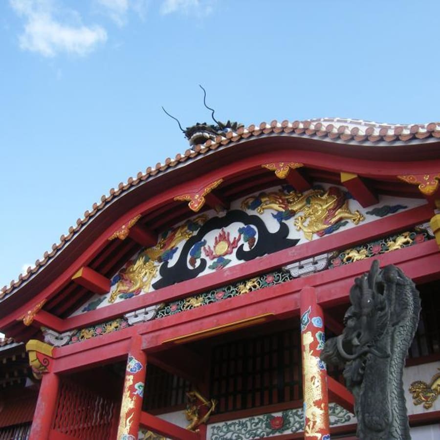 8-Hour Okinawa Heritage Tour with Shuri Castle and Nakagusuku