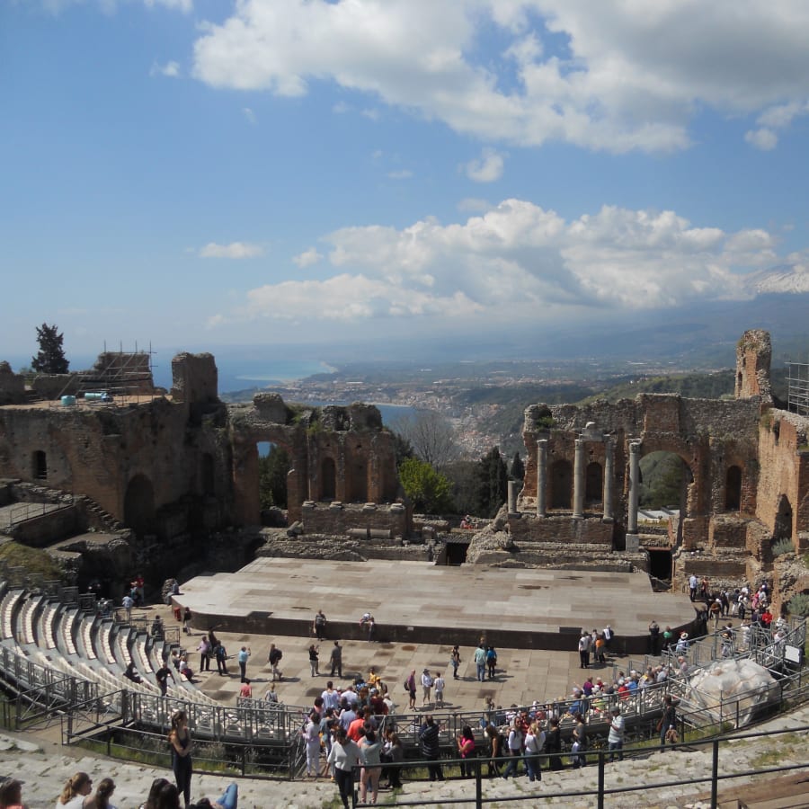 3-Hour Taormina Ancient Theatre Walking Tour with Mount Etna Views