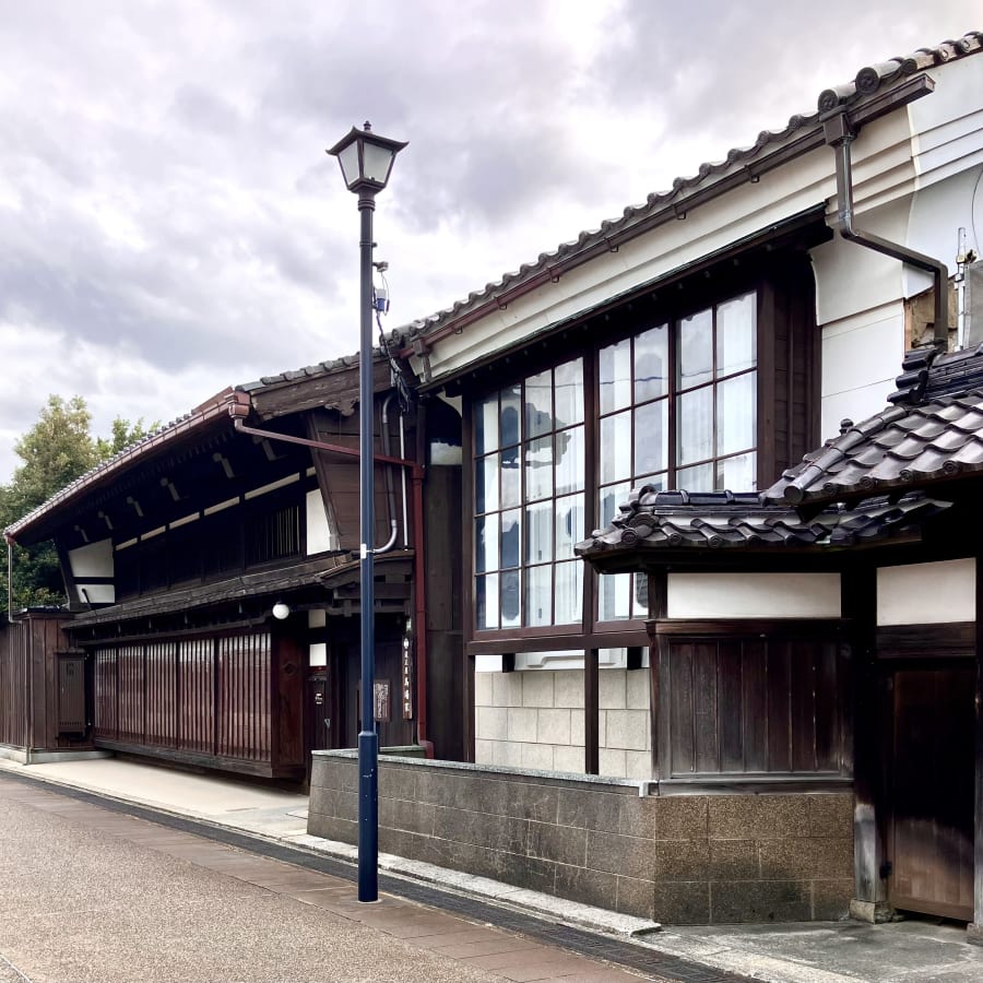 6-Hour Toyama City Tour with Iwase District and Toyama Bay Sushi
