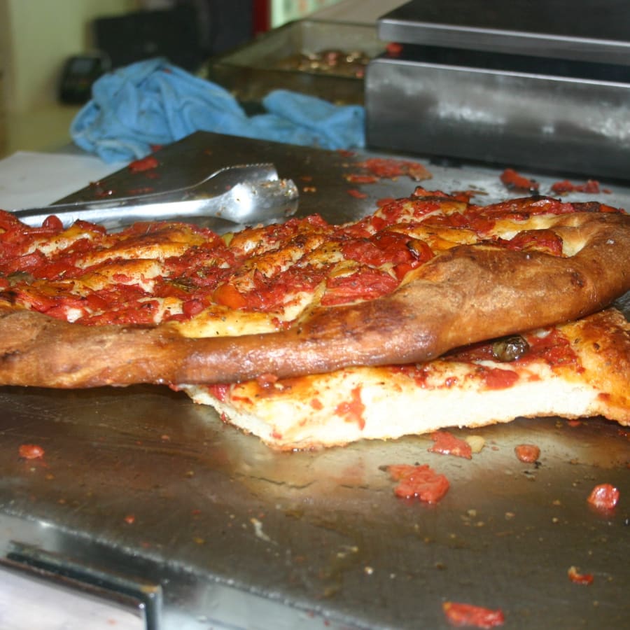 2-Hour Bari Walking Tour with Basilica of Saint Nicholas and focaccia