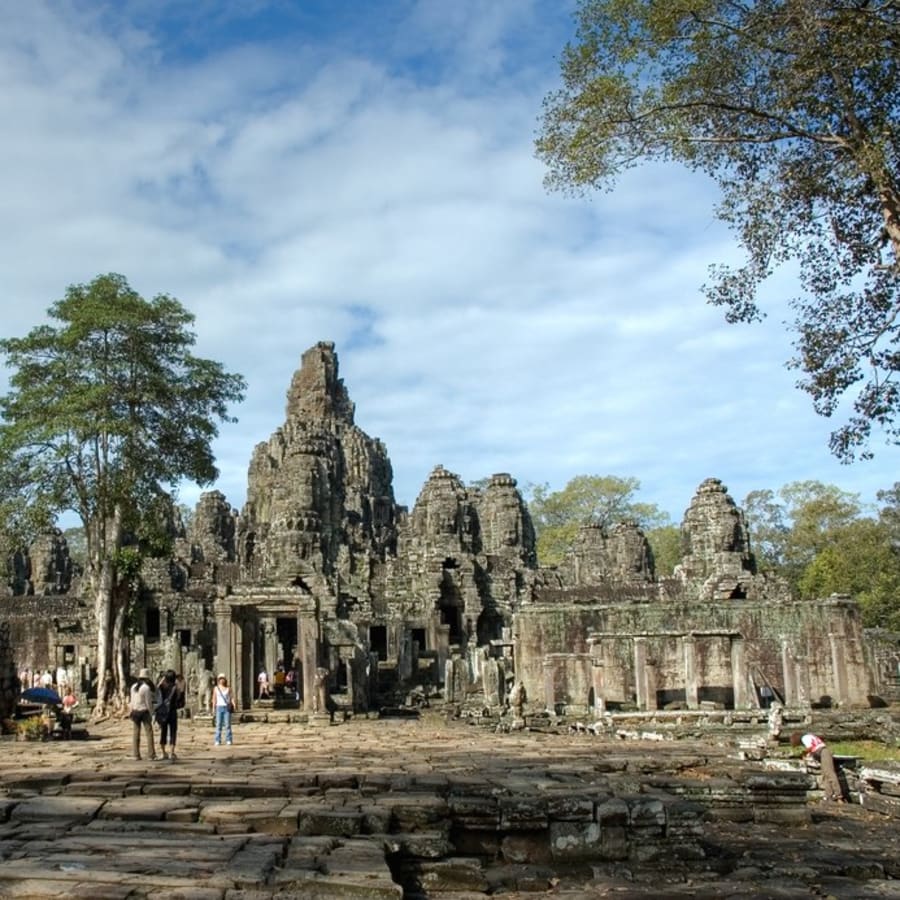 2-Day Angkor Wat Sunrise Tour with Beng Mealea and Tonle Sap