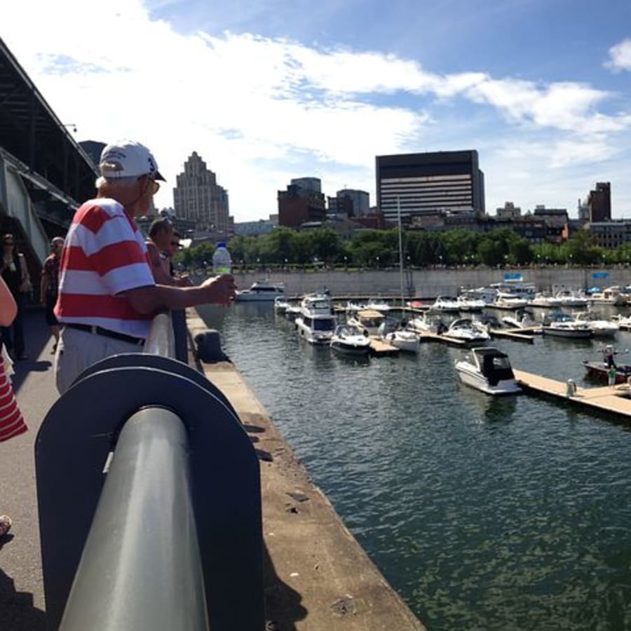 3-Hour Montreal Walking Tour with Downtown and Old Montreal