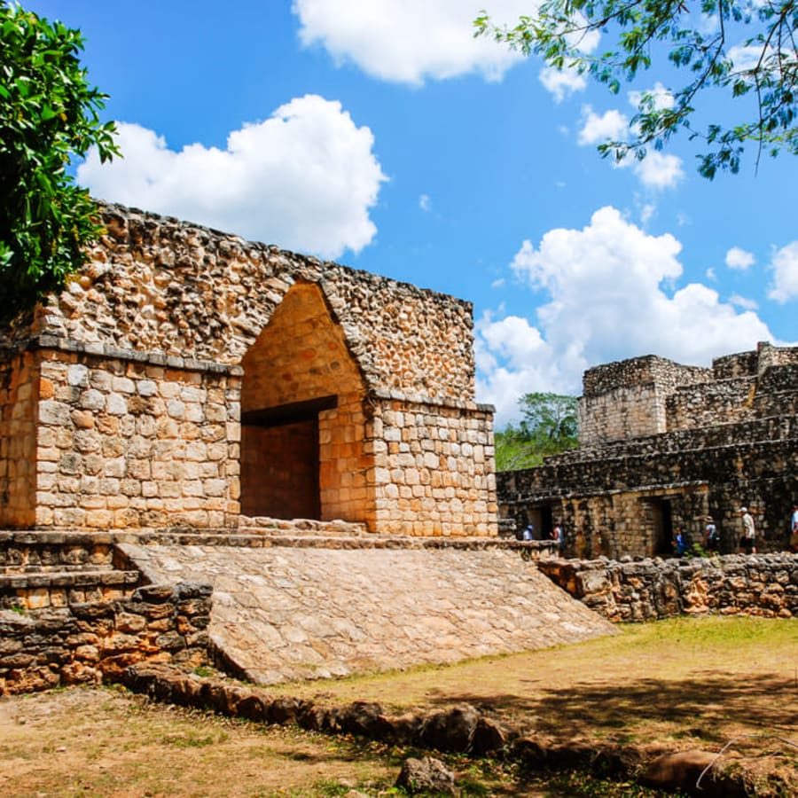 11-Hour Chichén Itzá and Ek Balam Tour with Cenote Hubikú Swim