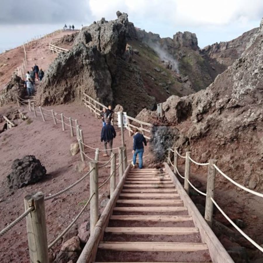 8-Hour Private Pompeii and Mount Vesuvius Tour with Guided Visit