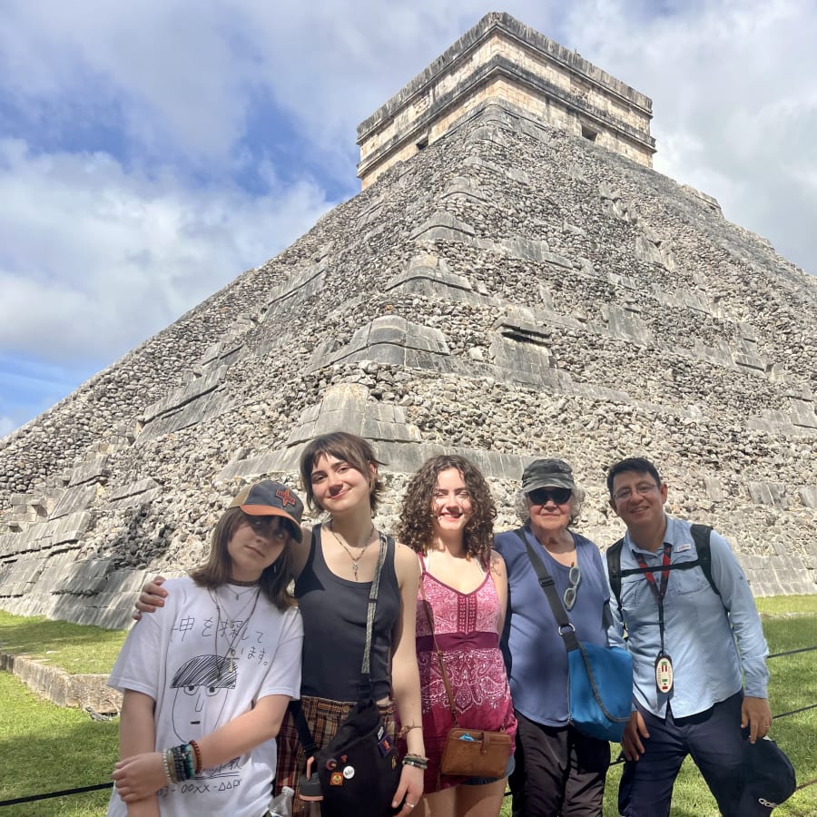 8-Hour Chichén Itzá, Cenote and Izamal Tour from Mérida