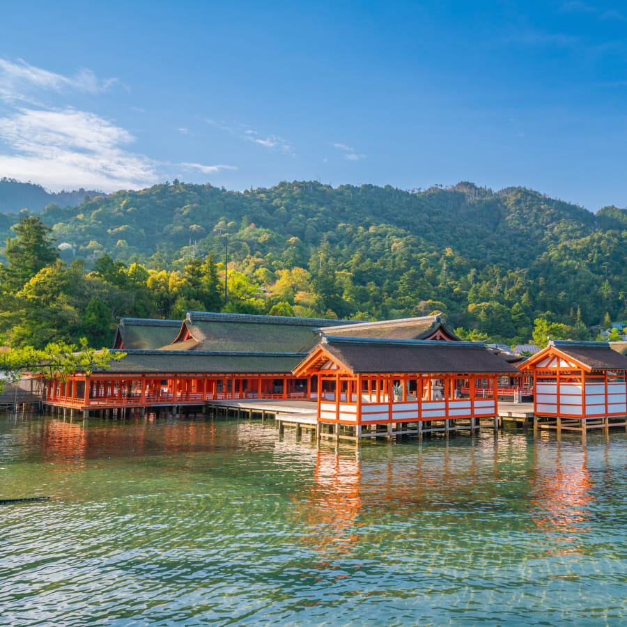 4-Hour Private Miyajima Tour with Itsukushima Shrine and Pagoda