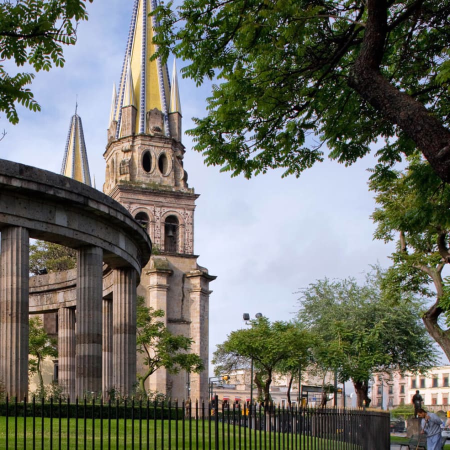 5-Hour Tlaquepaque Sightseeing Tour from Guadalajara with Wine Tasting