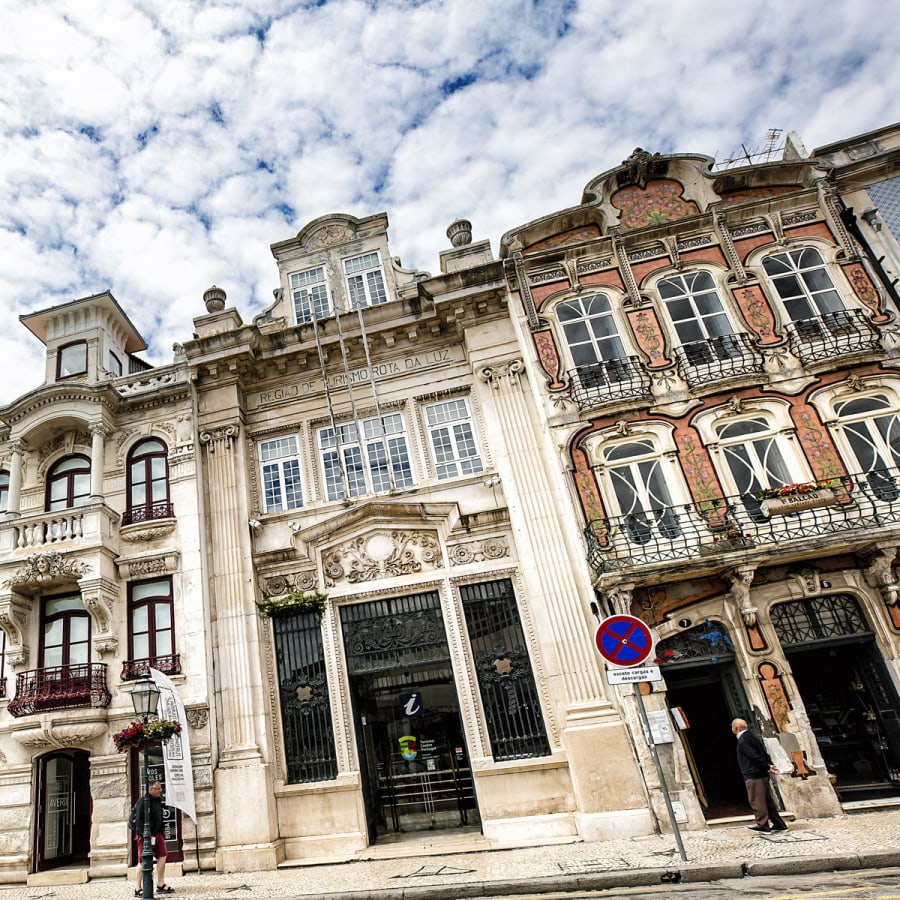 6-Hour Aveiro Sightseeing Tour with Costa Nova and Vista Alegre