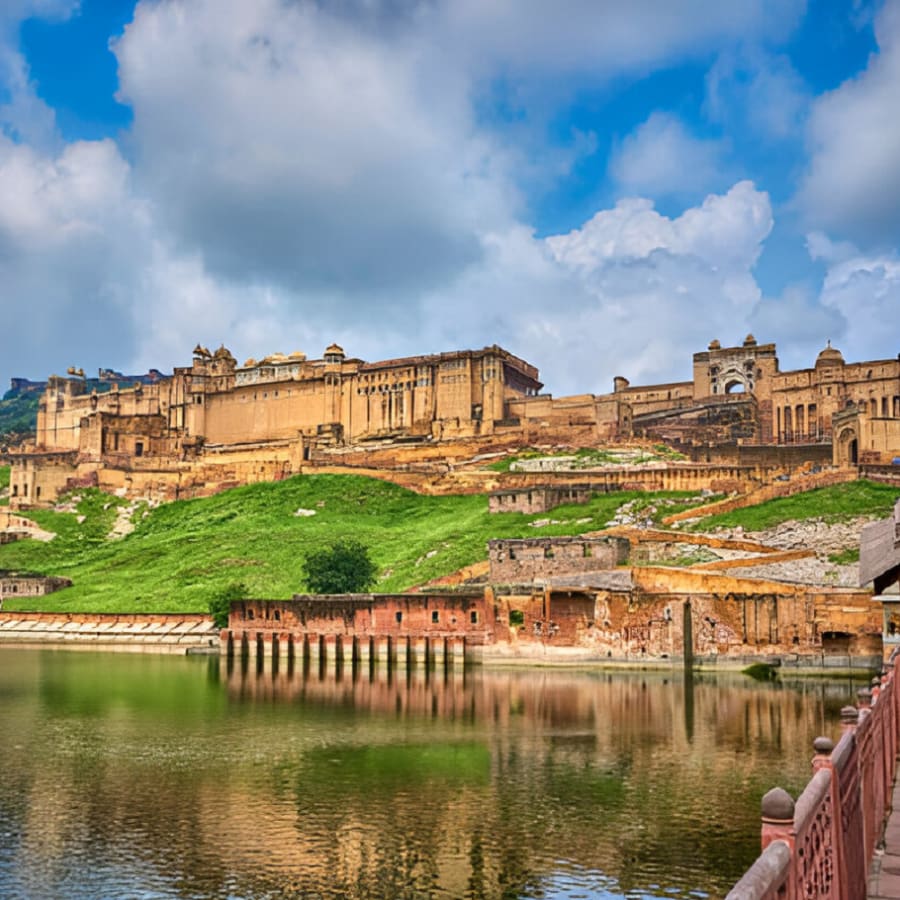 8-Day Golden Triangle and Kanha Tiger Safari Tour from Delhi