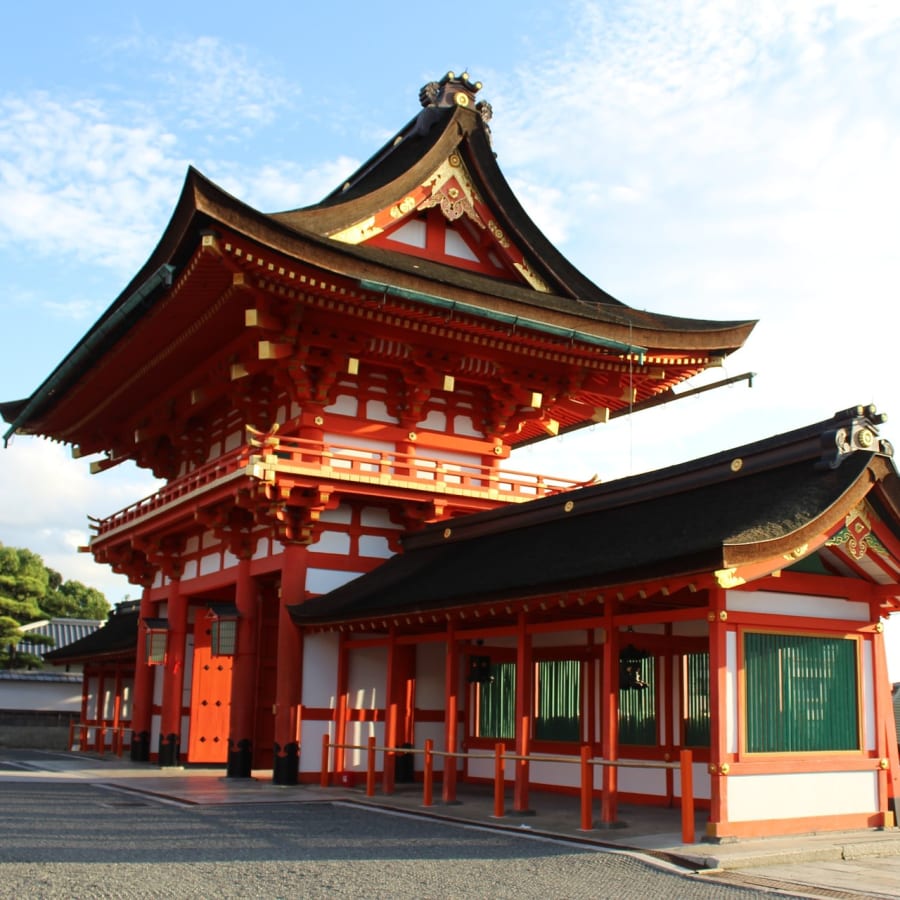 2-Hour Fushimi Inari Shrine Tour in Kyoto with Shinto Insights