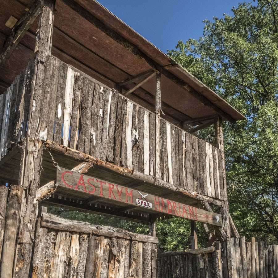 2-Day Roman Camp Experience in Tivoli with Signaculum Award