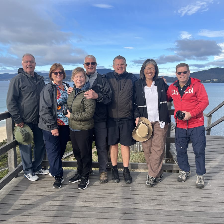 9-Hour Bruny Island Discovery Tour with Ferry, Winery Lunch and Lighthouse
