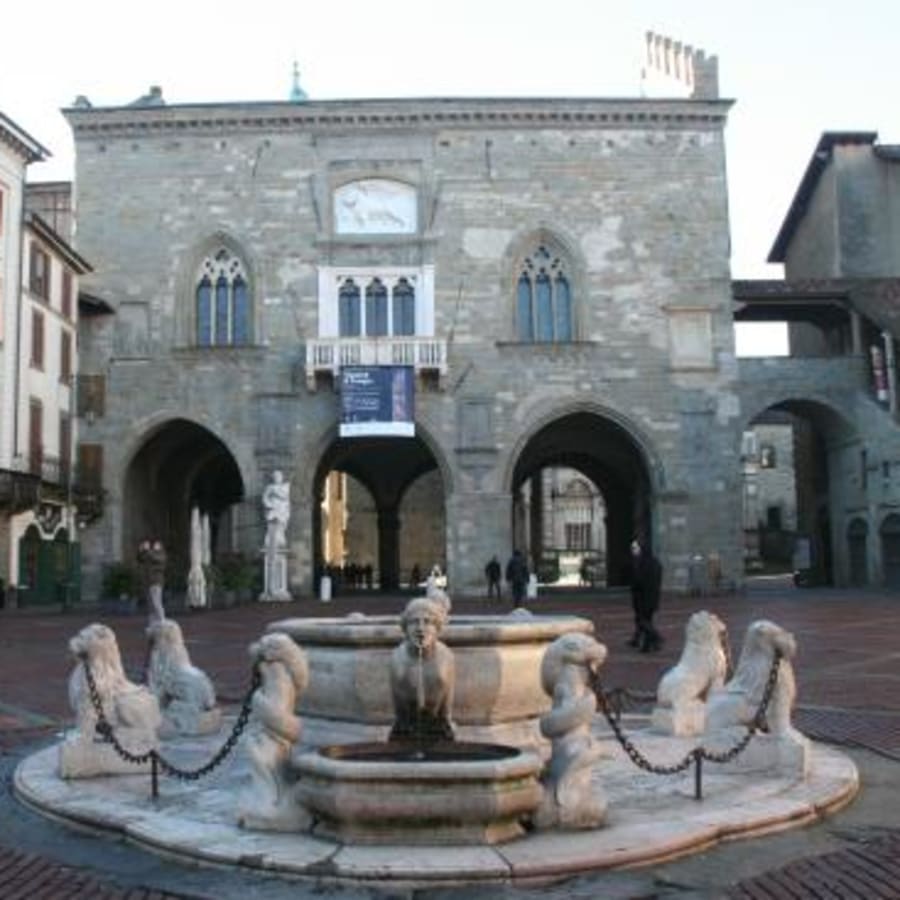 3-Hour Bergamo Walking Tour through Città Alta and Artisan Workshops
