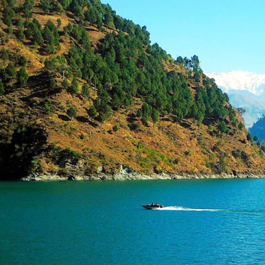 5-Day Dharamshala and Dalhousie Tour from Delhi with Bhagsu Falls