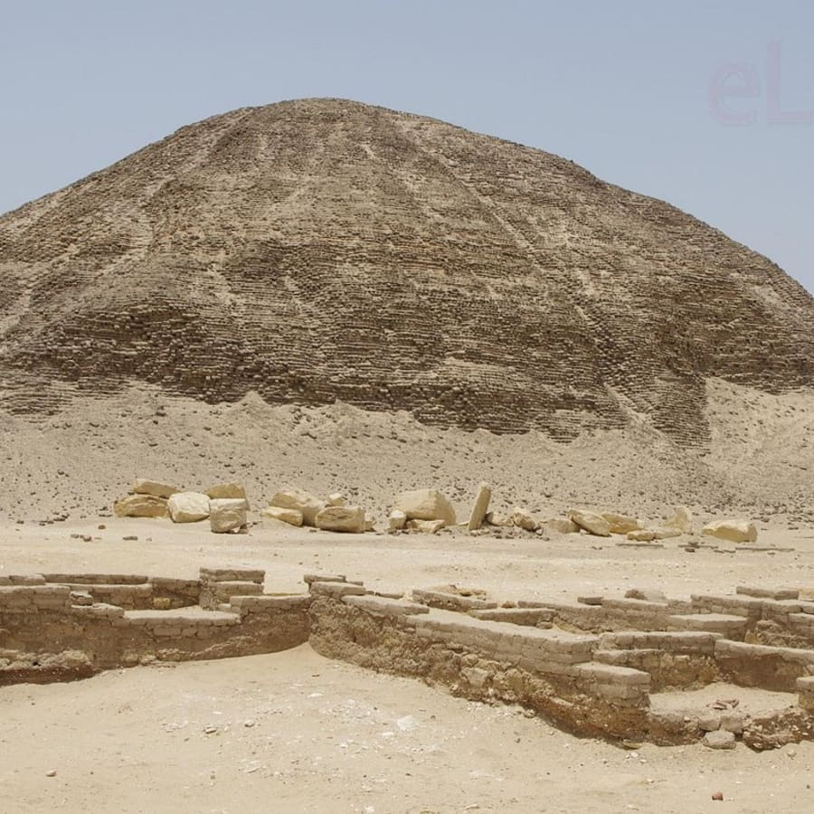 10-Hour El Fayoum Pyramids Tour from Cairo with Hawara and Meidum