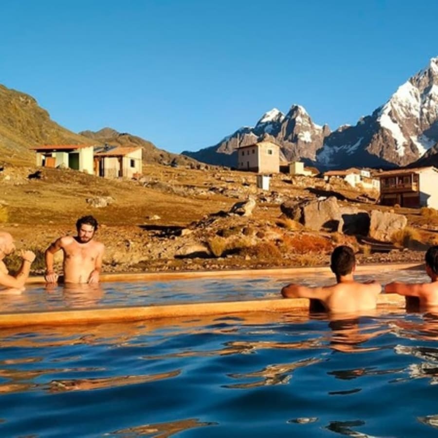 Tour de 1 día a las 7 Lagunas de Ausangate con baños termales