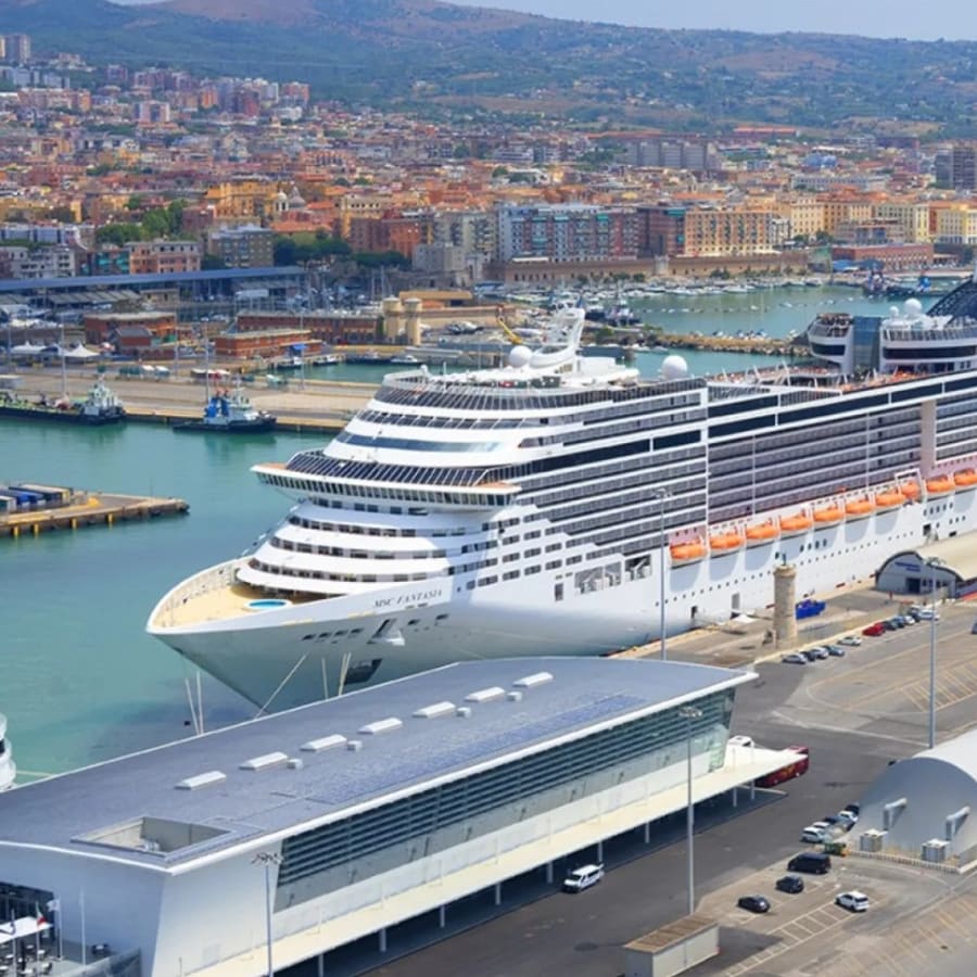 10-Hour Private Rome Day Trip from Civitavecchia with Colosseum Access