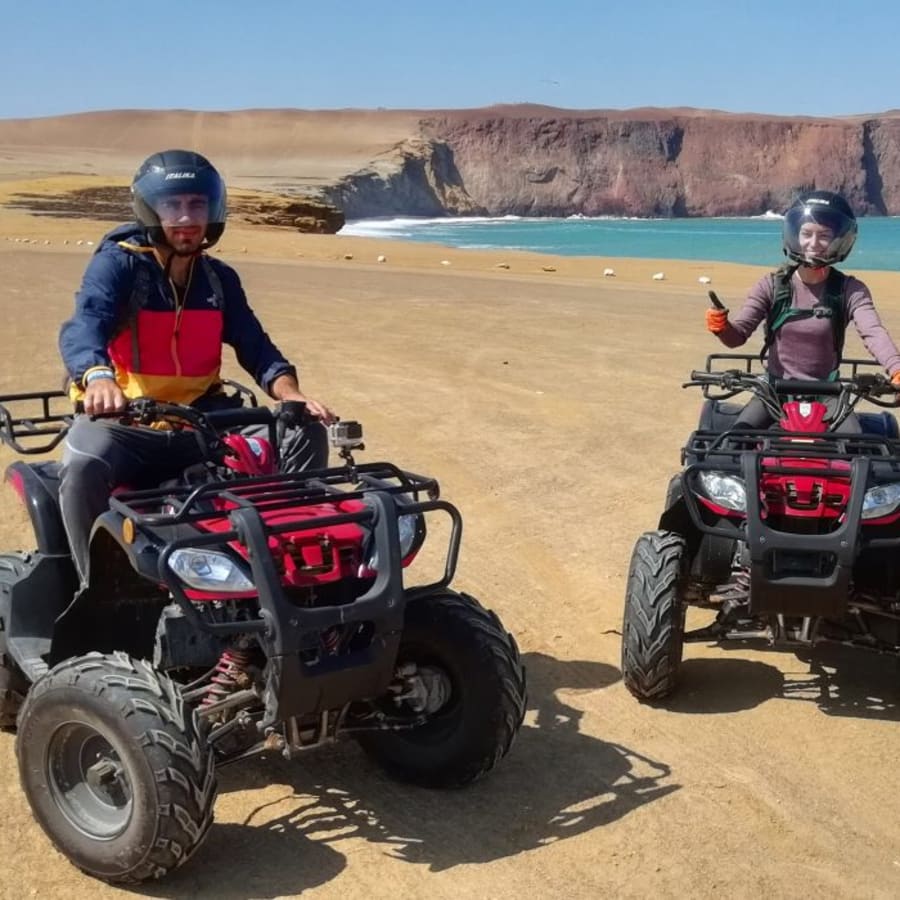 Tour de 2 Horas en Cuatrimoto por Paracas con Playa Roja