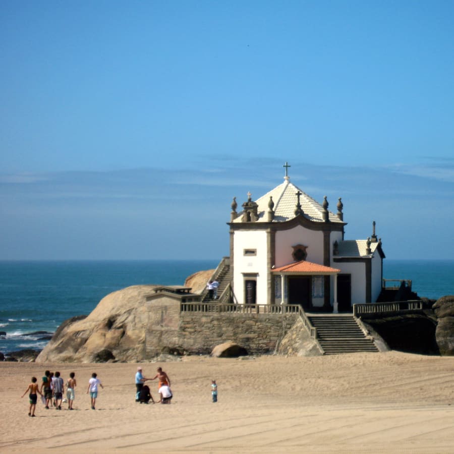 8-Day Coastal Cycling Tour from Porto to Lisbon with Aveiro and Óbidos