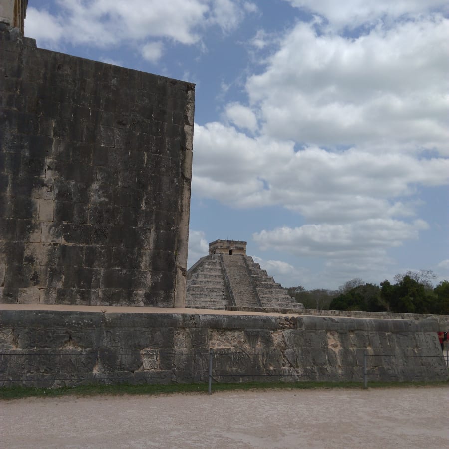 Full-Day Chichén Itzá and Yucatán Cenote Tour from Valladolid