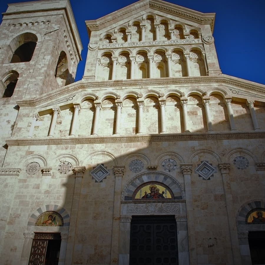 2-Hour Walking Tour of Cagliari with Castello's Historic Landmarks