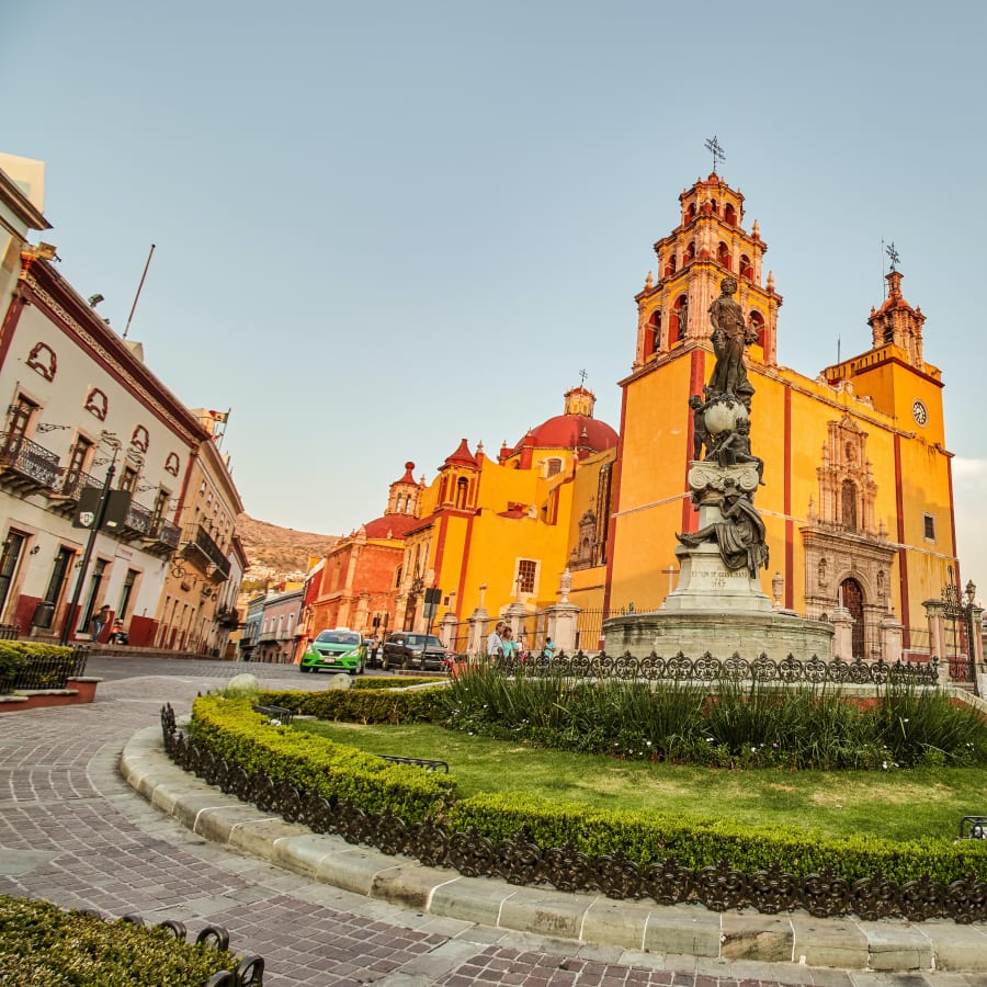 2.5-Hour Guanajuato Walking Tour with El Pípila and Underground Streets