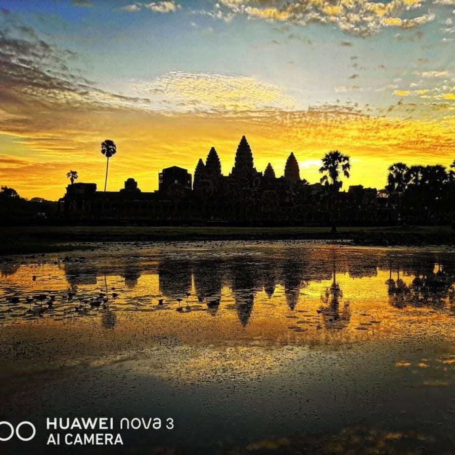 8-Hour Angkor Wat Sunrise Tour with Angkor Thom and Ta Prohm