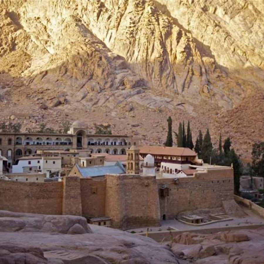 10-Hour St. Catherine Monastery and Dahab Tour with Lunch