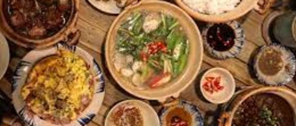 1-Day Duong Lam Village Tour with Mia Pagoda and Hero Temples