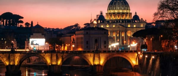 2-Hour Rome Night Golf Cart Tour with Illuminated Landmarks
