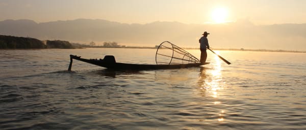1-Day Pindaya Caves and Inle Lake Tour with Buddha Images