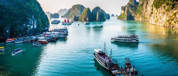 12-Hour Halong Bay Cruise from Hanoi with Ba Hang and Thien Cung