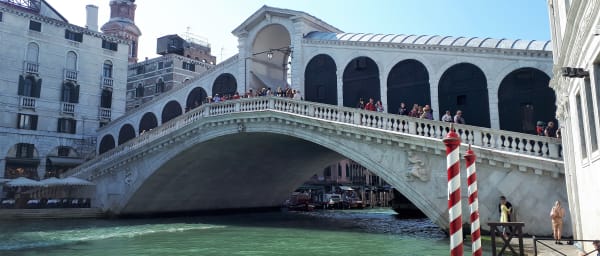 "Lakes and Lagoon". Como, lake Garda, Venice private tour