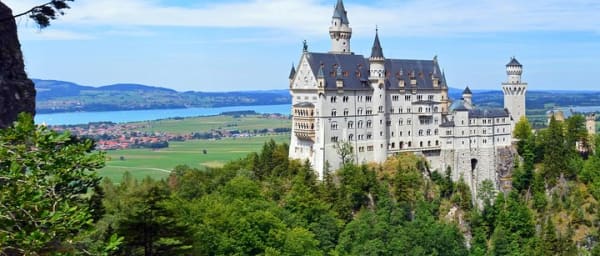 VIP Daytrip Neuschwanstein, Linderhof and Grotto from Munich