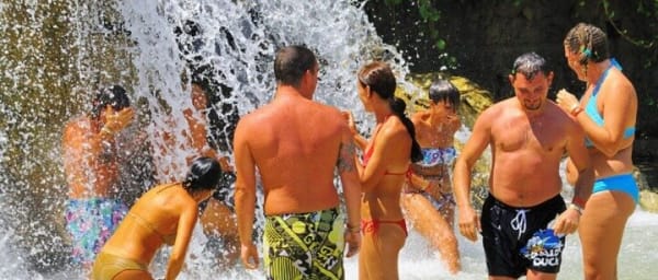 Dunn's River Falls, shopping and lunch