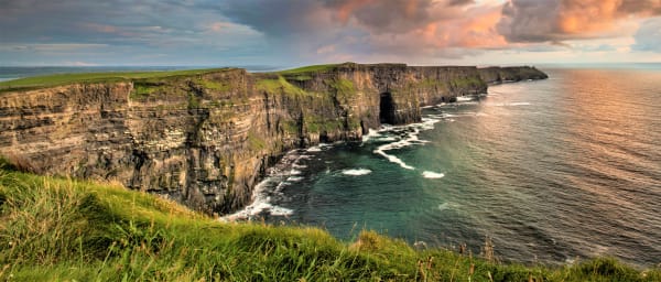 Aran Island (Inisheer), Cliffs of Moher & Cliff cruise departing from Galway City. Guided.