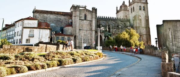 Love in Porto: Romantic Exploration Game and Tour