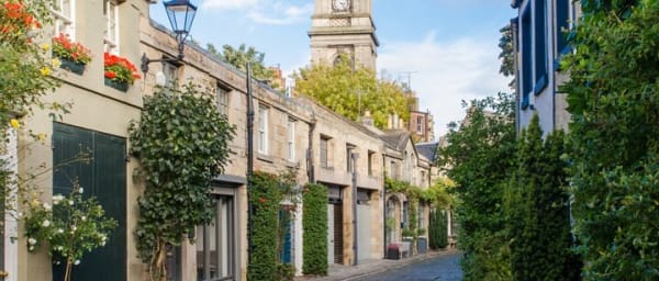 True Love Outdoor Escape Game in Romantic Edinburgh